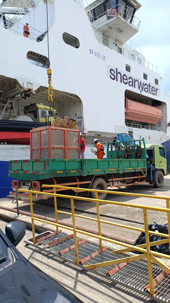 Garbage Disposal Geo Coral Photo