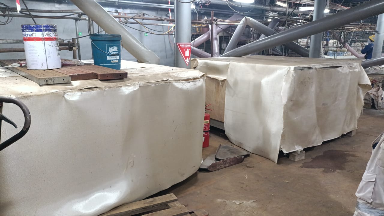 HVAC ducting install work inspection Photo